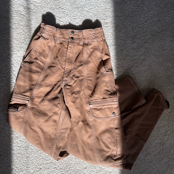 Bdg relaxed skate jean, Brown cargo pant with white stitching.Size 24 us women. - Picture 2 of 7